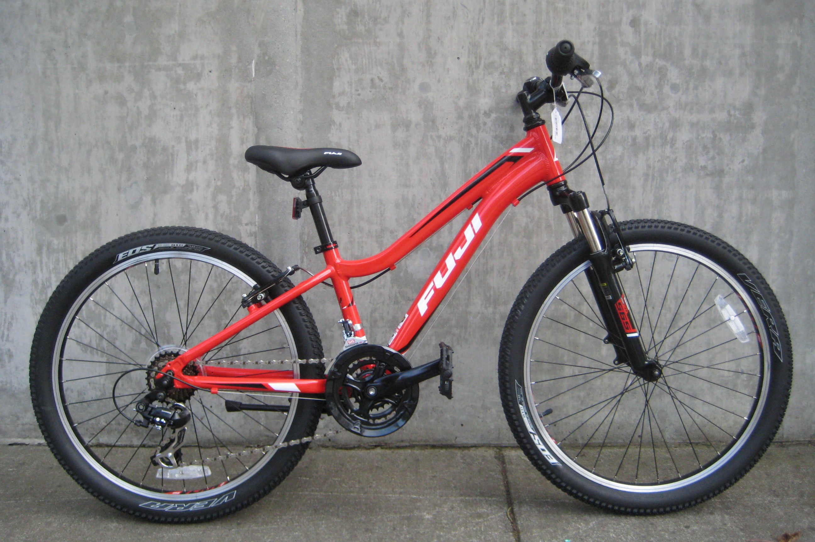 fuji mountain bike black and red