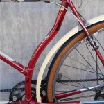 Curved seat tube